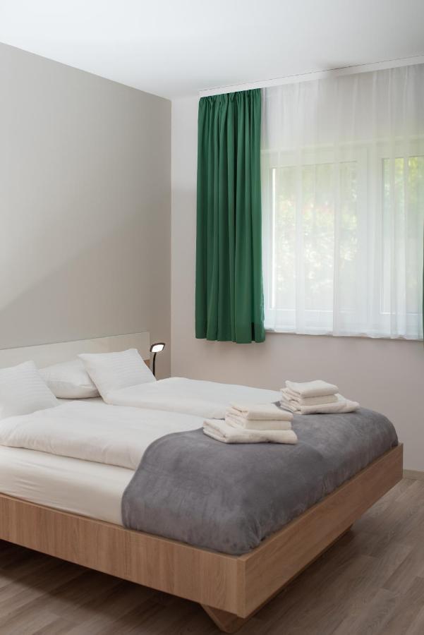 Twins Apartman Heviz Exterior photo