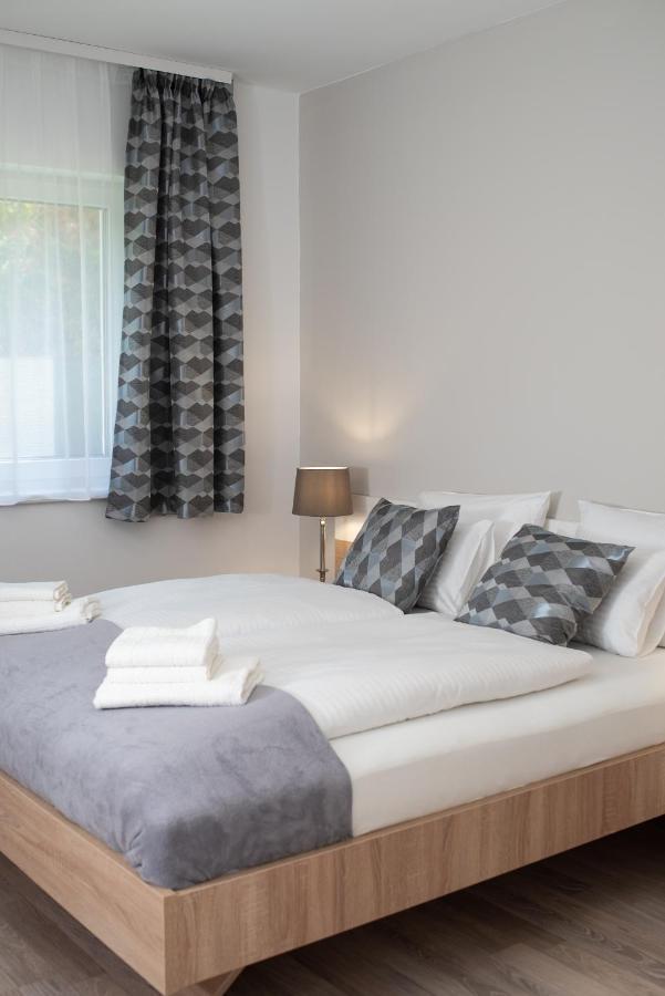 Twins Apartman Heviz Exterior photo