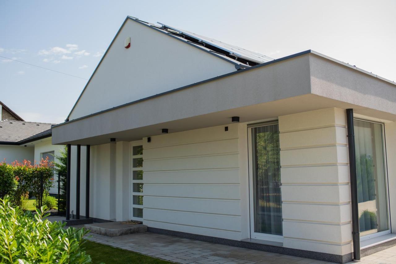 Twins Apartman Heviz Exterior photo