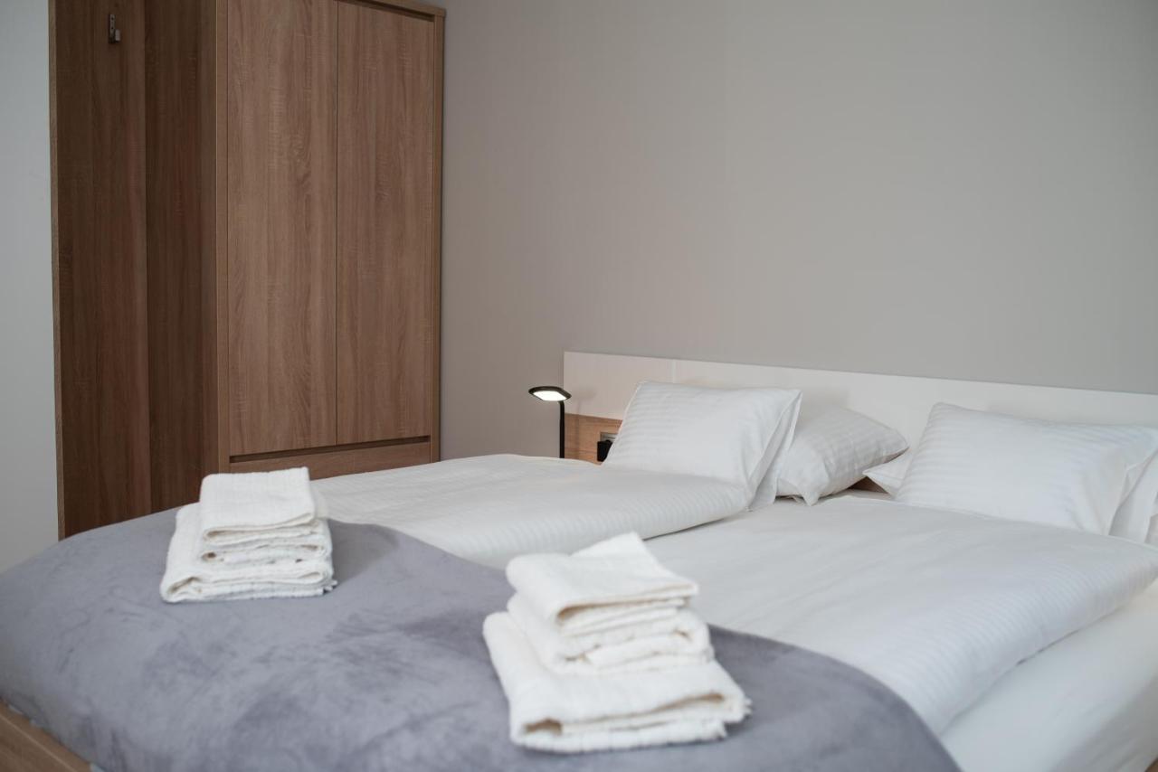 Twins Apartman Heviz Exterior photo