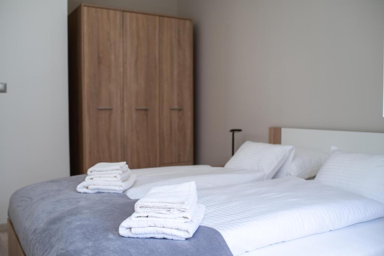 Twins Apartman Heviz Exterior photo