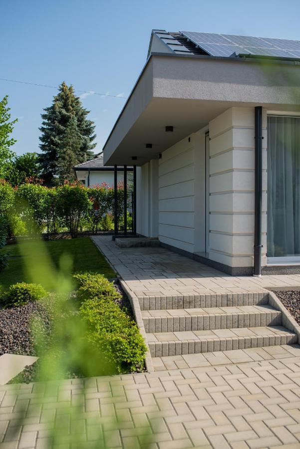 Twins Apartman Heviz Exterior photo