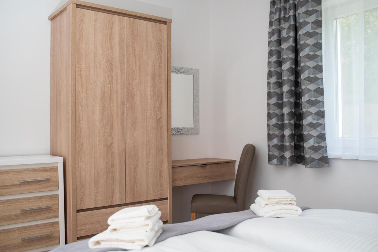 Twins Apartman Heviz Exterior photo